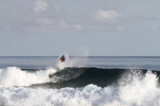 Maldives-surf-10.jpg Maldives-surf-10.jpg